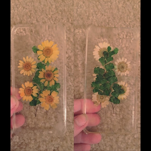 *REAL* pressed flowers clear iPhone case. - Picture 1 of 1