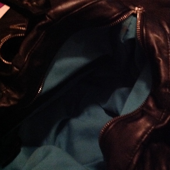 Steve Madden zipper purse - Picture 3 of 3