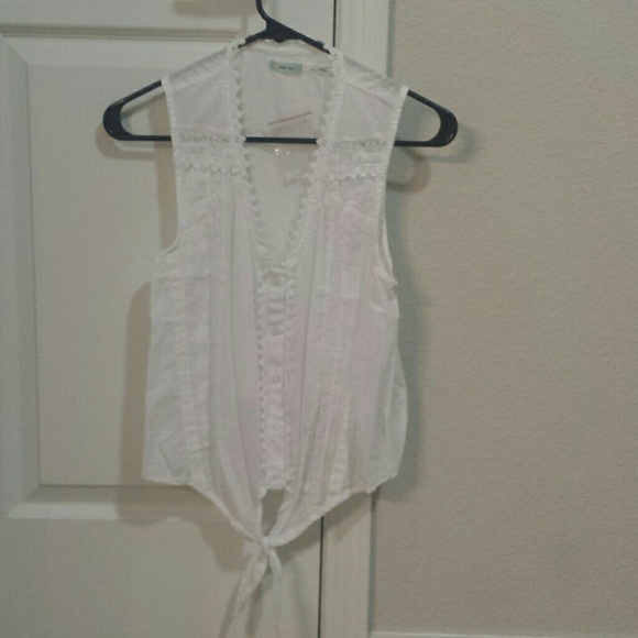 Kimchi blue white button up tank top