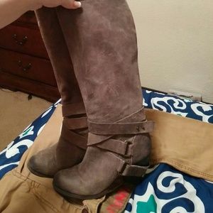 Fergie zip up boots almost knee height great boots