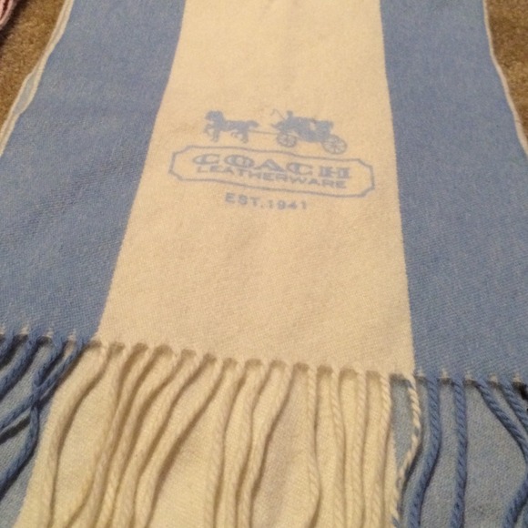Coach 100% Cashmere  Blue scarf - Picture 3 of 4
