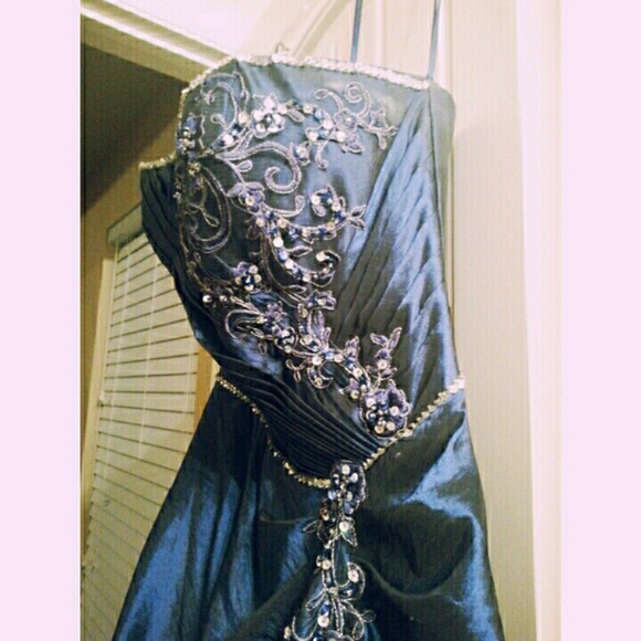 Prom Dress - Picture 2 of 4