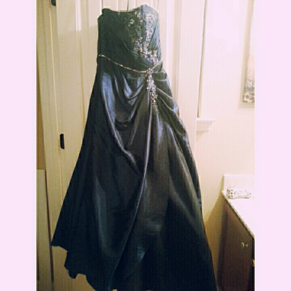 Prom Dress - Picture 3 of 4