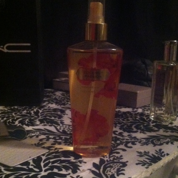 Victoria secret coconut passion perfume