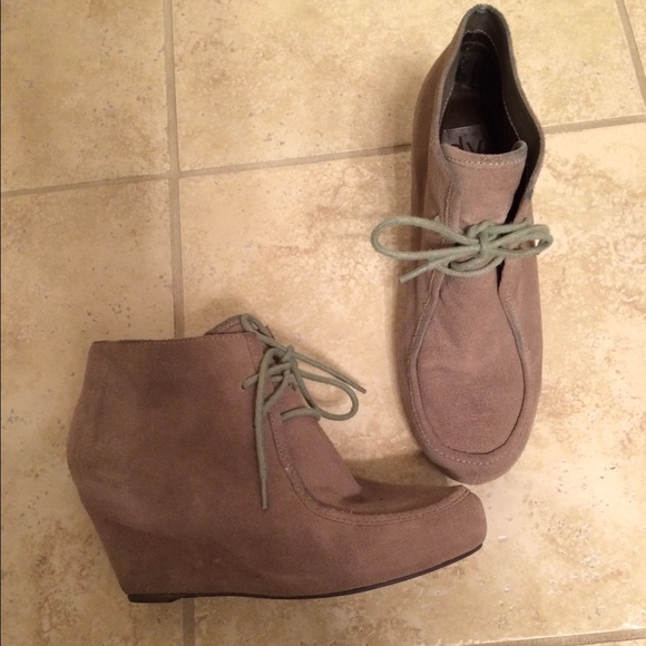 Dolce Vita Suede Wedge