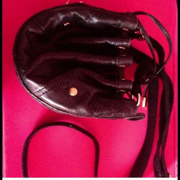 JUICY COUTURE Gold & Black Quilted Crossbody Purse - Picture 2 of 3