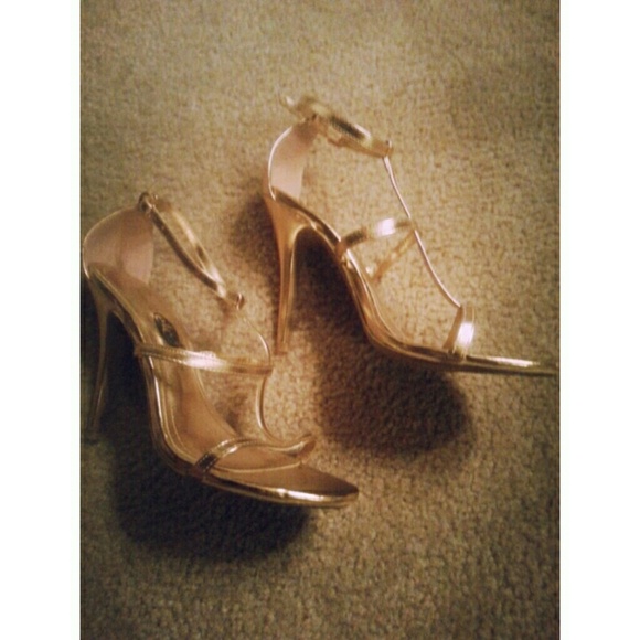 Gold High Heels - Picture 3 of 4