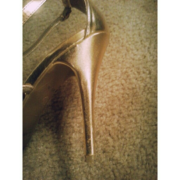 Gold High Heels - Picture 4 of 4