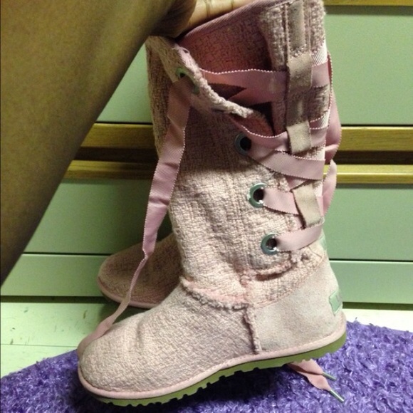 Soft pink classic Cardy ugg boots