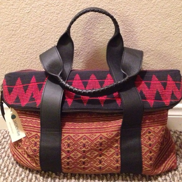 JADEtribe Handbags - Amazing JADEtribe Akha Diamond Caryall