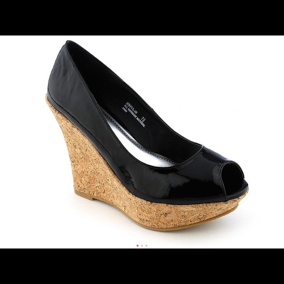 BRAND NEW BAMBOO JOYFUL-20 PLATFORM WEDGES.