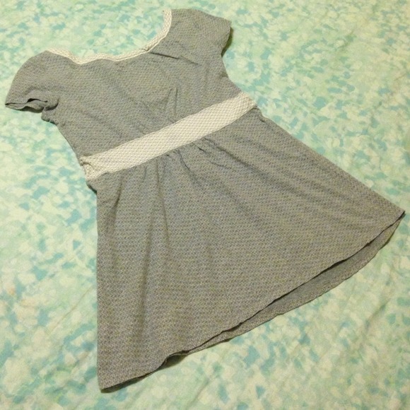 A&F Babydoll Top - Picture 3 of 4