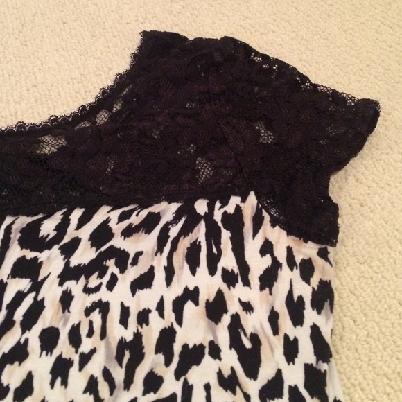 Animal Print Top - Picture 2 of 2