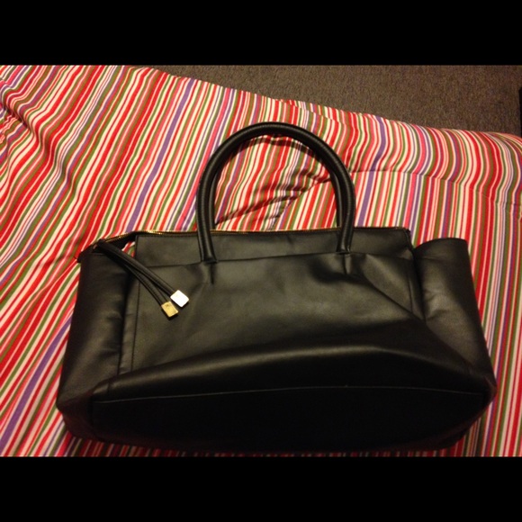 I haven't had use off this bag, so I'm selling!