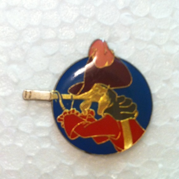 Rare Disney Captain Hook Pin