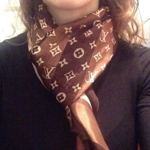 Louis Vuitton scarf
