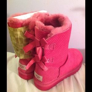Brand New Bailey Bow Exotic Scale Pink UGGs