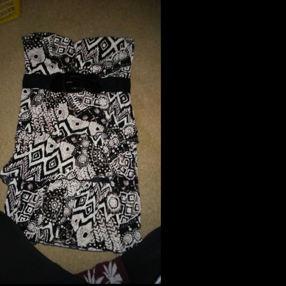 Kiwi Ruffled Dress w/ Belt