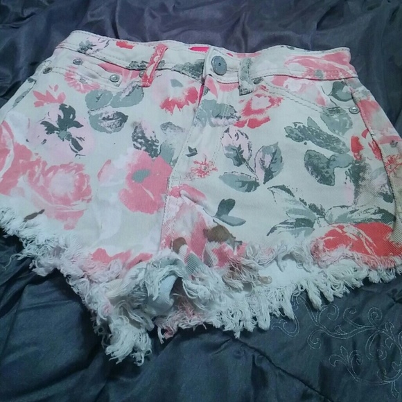 High waisted shorts - Picture 1 of 3