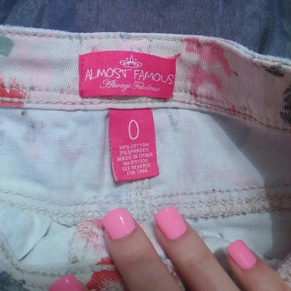 High waisted shorts - Picture 2 of 3