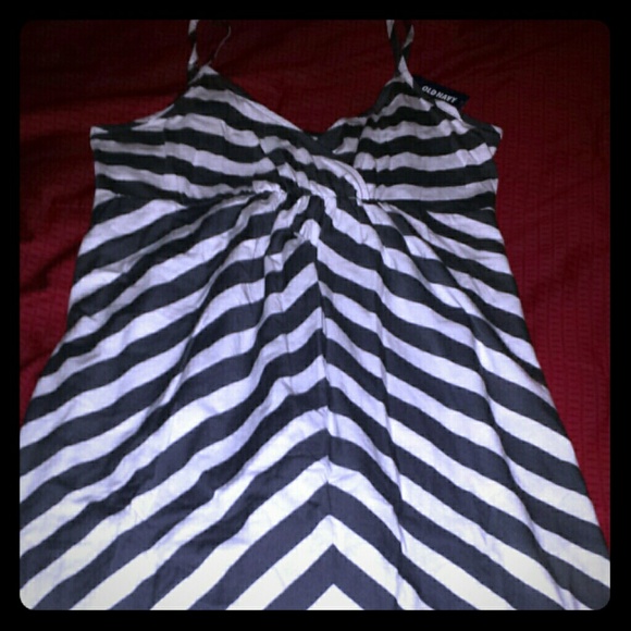Chevron  maternity  dress