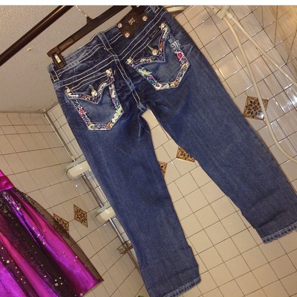 Size 27 miss me capris