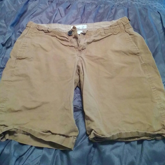 Burmuda shorts - Picture 1 of 2