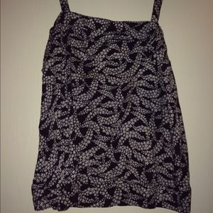 Gap navy with white flowers tank