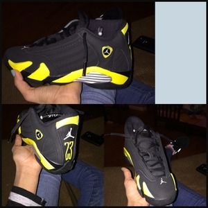 Air Jordans 14 "Thunder" Size 4 GS