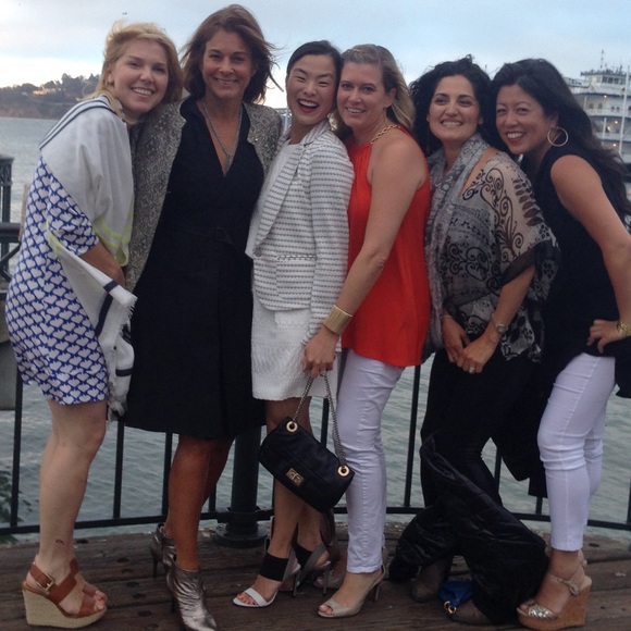 Welcome to my closet! Happy Poshing! - Picture 4 of 8