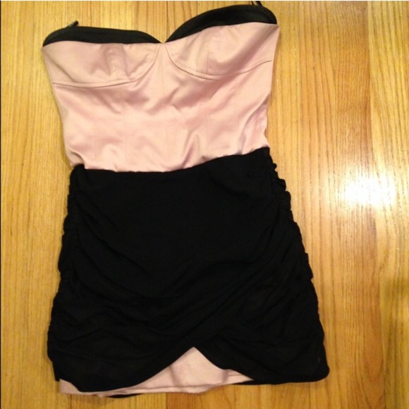 bebe Dresses & Skirts - Bebe strapless dress