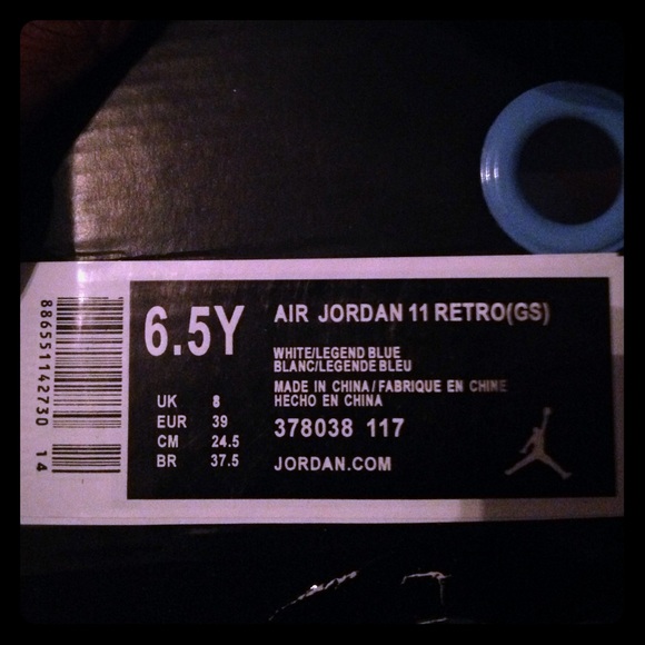 Air Jordan 11 Legend blue