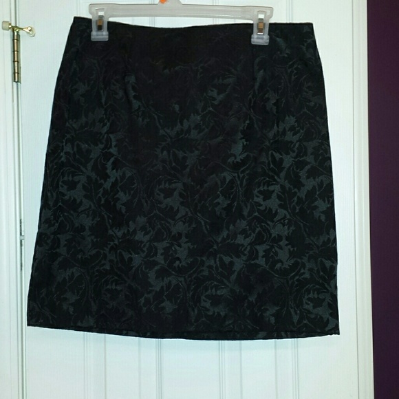 Black Suit - Picture 3 of 3