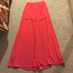 Lush Brand: Coral maxi skirt. Chiffon Material