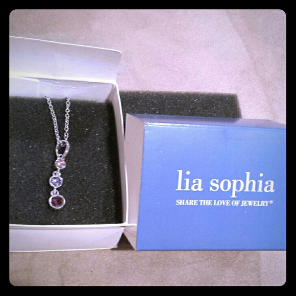 Lia Sophia triple circle necklace