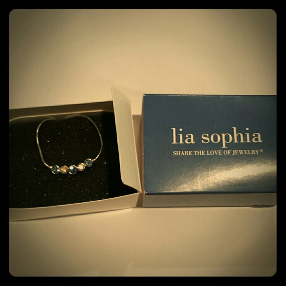 Lia Sophia strand necklace