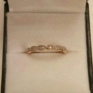 14k gold w/ diamond accents art deco ring.