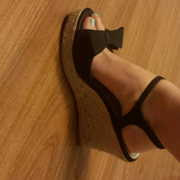 ✋SOLD✋Wedges - Picture 2 of 3