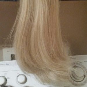 Pretty blonde mix pony tail extensions