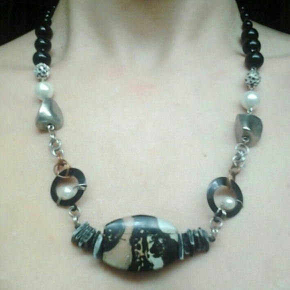 Handcrafted, Beautiful Jasper Cabochon Necklace - Picture 2 of 4