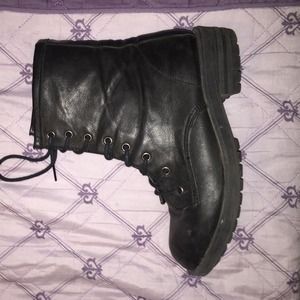 Combat boots