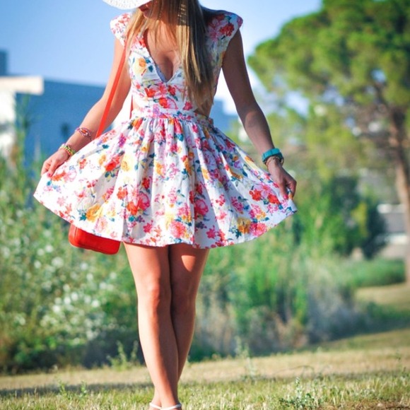 Mustard Seed Dresses & Skirts - 😍 HOST PICK!! Floral cutout pouffy dress