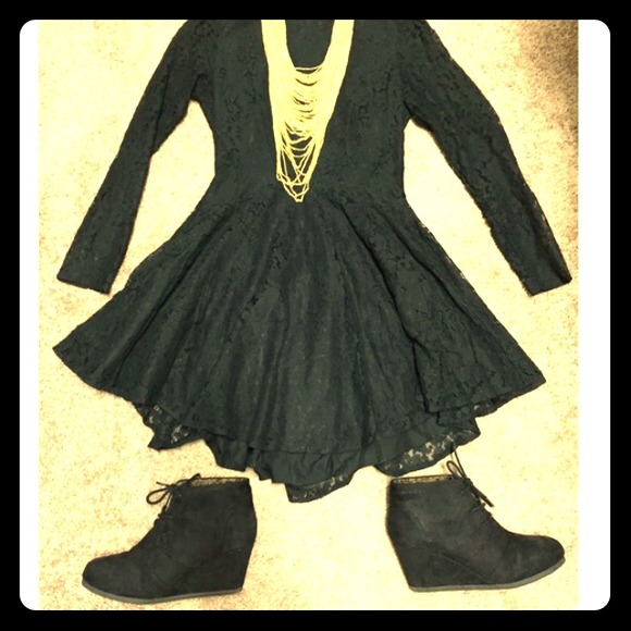 H&M black lace dress