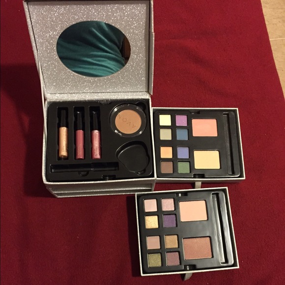 Avon make up kit