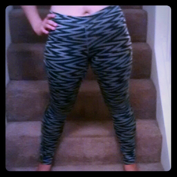 Nike thunder leggings gray and black