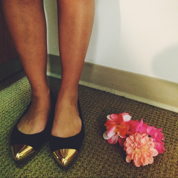 Flats with gold tips