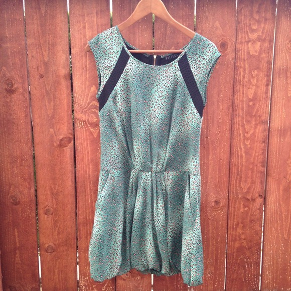 Bubble pop green dress