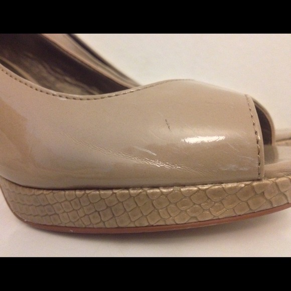 Shoes - Picture 3 of 4