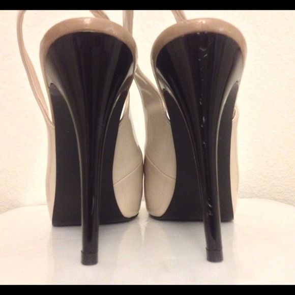 Heels - Picture 3 of 4