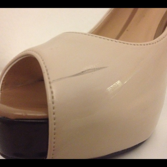 Heels - Picture 4 of 4